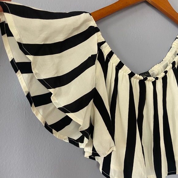 🛑SOLD House of Harlow x Revolve Bree Black Striped Crop Top Size Small - Picture 3 of 7